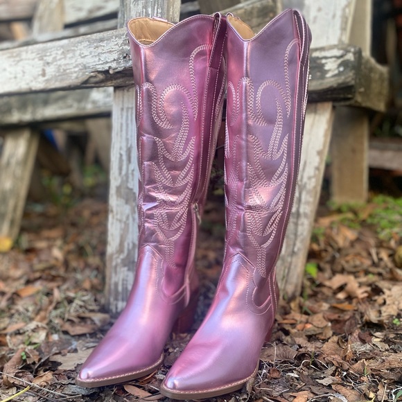 Metallic Pink Cowboy Boots - Picture 4 of 13